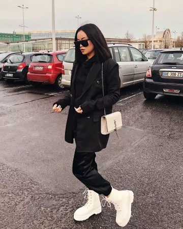 Sac Yves Saint Laurent de Knoetzie sur le compte Instagram de @knoetzie