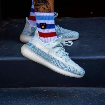 Adidas Yeezy Boost 350 V2 Cloud White (Non-Reflective) on the account Instagram of @yeezyworldwide_