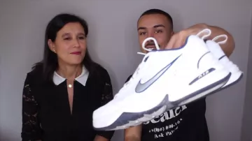 Https://stockx.com/nike-air-monarch-iv-white-navy en MI MADRE ADIVINA EL PRECIO DE MIS ZAPATILLAS????????