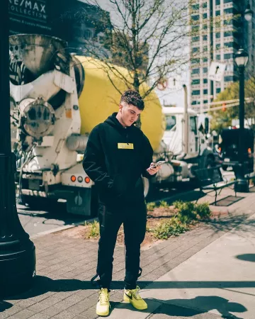 Sneakers Nike Air Force 1 Low Off-White Volt worn by Harrison Nevel on his account Instagram @harrisonnevel