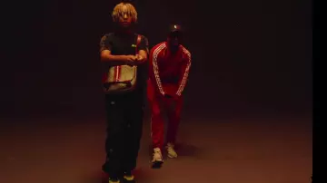 PANTALON DE SURVÊTEMENT FIREBIRD ADIDAS de Zola dans Zola - Fuckboi (Prod By Kore)