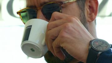 Lavazza Coffee drunk by One (Ryan Reynolds) in 6 Underground