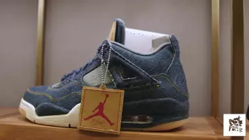 Https://stockx.com/air-jordan-4-retro-levis-denim-blank dans Cristiano Ronaldo va de compras con complejo