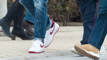 Https://stockx.com/nike-air-force-1-low-white-gym-red dans Cristiano Ronaldo va de compras con complejo