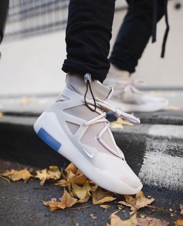 Fear of god nike sur le compte Instagram de @gentlemengrid