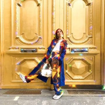 Nike cardigan ld waffle summit white on the account Instagram of @selmakacisebbagh