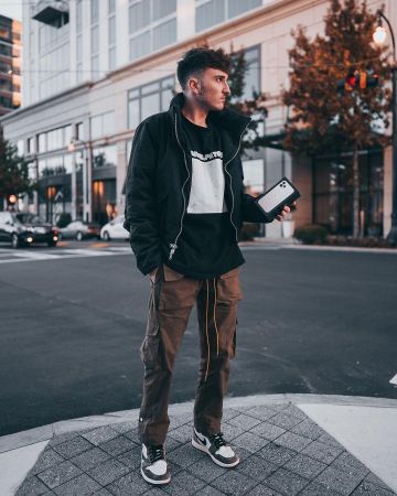 Sneakers Nike Air Jordan 1 Retro High Travis Scott "Cactus Jack" made by Harrison Nevel on his account Instagram @harrisonnevel