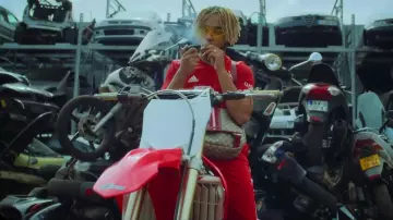 Maillot du Bayern Domicile porté par Zola dans Zola - Fuckboi (Prod By Kore)