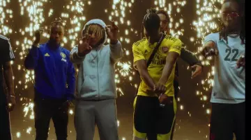 Pantalon Adidas Outline 3D logo gris porté par Zola dans Zola - Fuckboi (Prod By Kore)