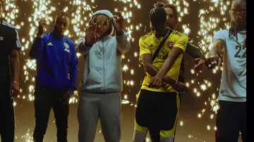 MAILLOT EXTÉRIEUR ARSENAL JAUNE porté par Zola dans Zola - Fuckboi (Prod By Kore)