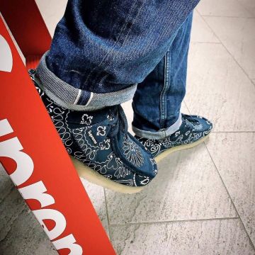 The pair of Clarks in collaboration with supreme on the account Instagram of @sneakersevent