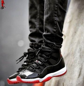 Jordan 11 Retro Playoffs Bred (2019) en la cuenta de Instagram de @laced_differently