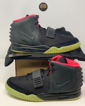 Air Yeezy 2 Solar Red sur le compte Instagram de @860_kicks