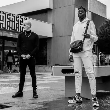 Sweat à capuche Nike blanc sur le compte Instagram de @lascoltf