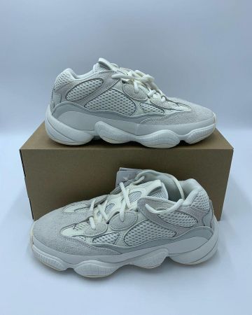 Adidas Yeezy 500 Salt en la cuenta de Instagram de @shoegod12