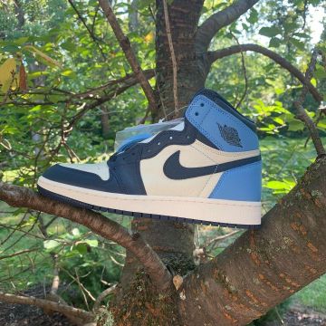 Jordan 1 Retro High Obsidian UNC en la cuenta de Instagram de @shoegod12