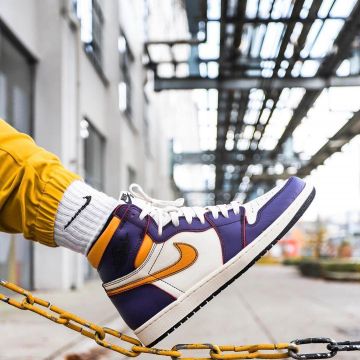 Air Jordan 1 Lakers to Chicago  porté par maxxc__  sur le compte Instagram de @maxxc__ 