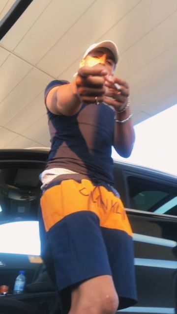 Pantalones cortos de natación Calvin Klein de Oboy en la cuenta de Instagram de @oboykingshit