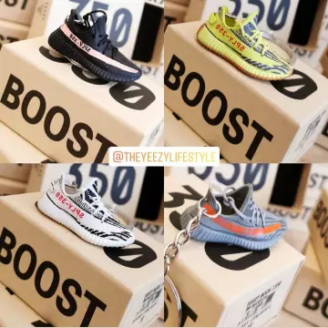 Yeezy door key on the account Instagram of @minicrep