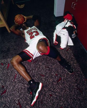 Jordan 11 Retro Playoffs Bred (2019) en la cuenta de Instagram de @wavefr