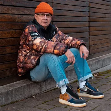 Air Force 1 Travis Scott Fossil usado por jaadie en la cuenta de Instagram de @jaadiee 