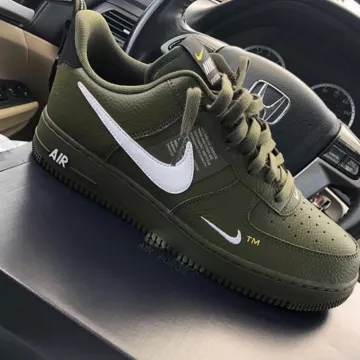 Air Force 1 Low Utility Olive Canvas en la cuenta de Instagram de @zapasgo