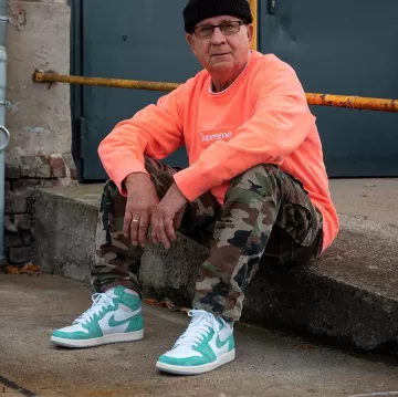 Air Jordan 1 turbo Green usado por jaadie en la cuenta de Instagram de @jaadiee 