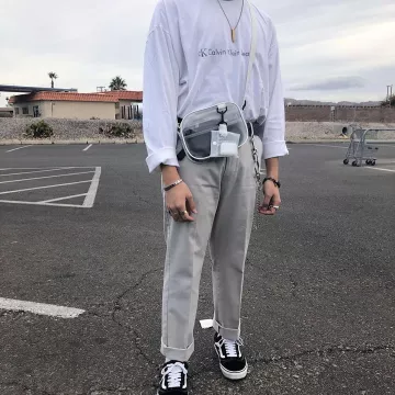 Vans old school black on the account Instagram of @stretewear