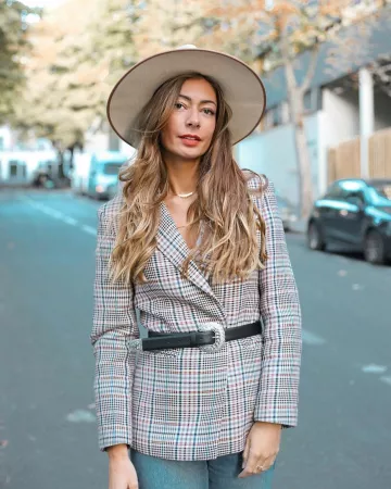 La ceinture noire avec boucle de Marine sur le compte Instagram de @marine_breadwhite