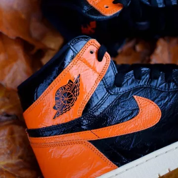 Air Jordan 1 High Shattered Backboard porté par nineteen.85  sur le compte Instagram de @nineteen.85 