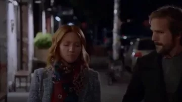 Isabel Marant Étoile Grey Kice Checked Wool-blend Bouclé Blazer usado por Julia Bechley (Brittany Snow) en Almost Family Temporada 1 Episodio 8