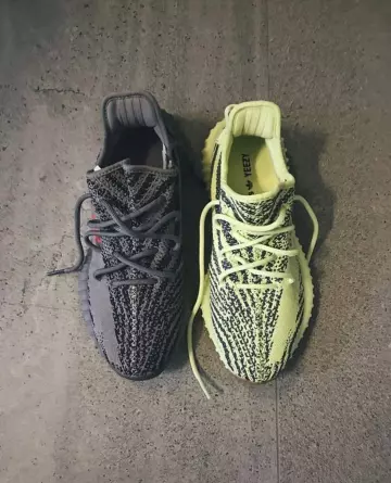 Les paires de sneakers Adidas Yeezy Boost 350v2 Beluga et Frozen sur le compte Instagram de @mrpreorders