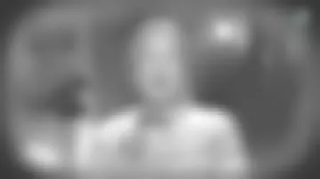 Le pull de Agathe Lecaron dans La maison des maternelles