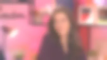 La chemise à rayures de Marie Perarnau dans La maison des maternelles