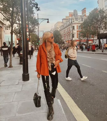 Pantalones de cuero de Andrea Belver en la cuenta de Instagram @andreabelverf