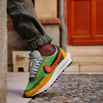 Sacai ld waffle green gusto en la cuenta de Instagram de @yokickz