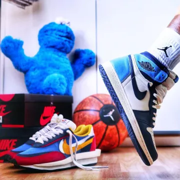 Nike cardigan ld affle blue multi on the account Instagram of @yokickz