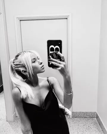 Bol­so Mi­ni Ac­ces­sories Pouch of Andrea Belver on the Instagram account @andreabelverf