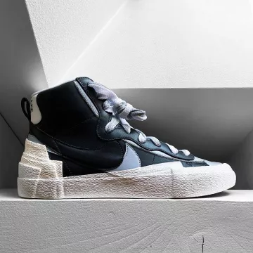 Nike Blazer Mid sacai Black Grey en la cuenta de Instagram de @everyday.supply
