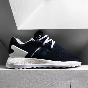Y-3 Pureboost ZG Knit Noir sur le compte Instagram de @everyday.supply