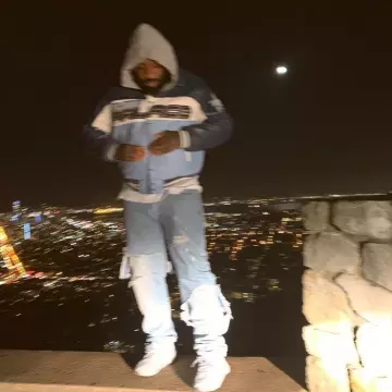 La Veste Palace de Younglord sur le compte Instagram de @asapbari