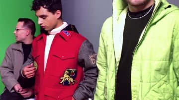 Le tshirt noir porté par Vald dans Vald - Ignorant (Clip officiel)