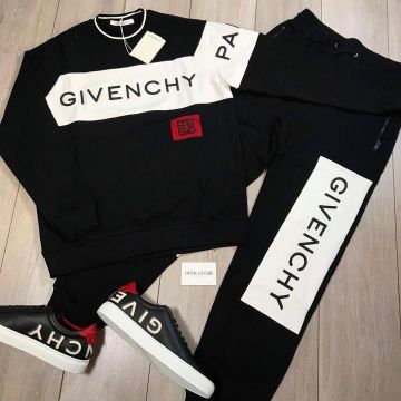 Givenchy Black Tracksuit en la cuenta de Instagram de @open_attireuk