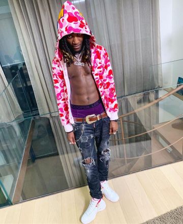 Bape Shark (pink) of Kodes on the account Instagram of @kodes7binks