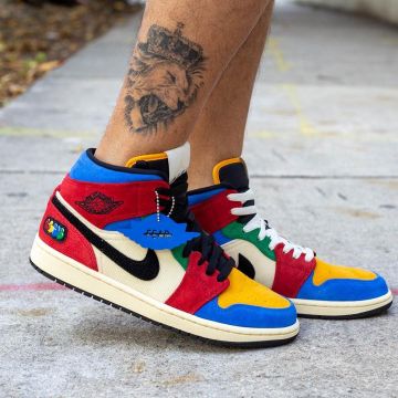Jordan 1 Mid SE Fearless Blue the Great sur le compte Instagram de @yankeekicks