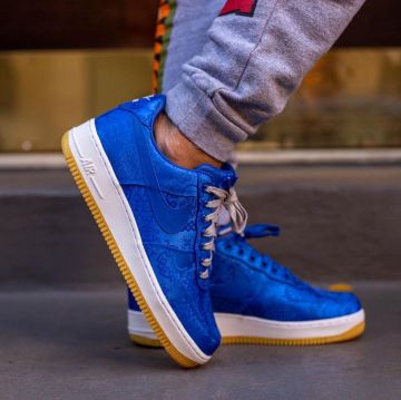 Air Force 1 Low CLOT Blue Silk en la cuenta de Instagram de @yankeekicks