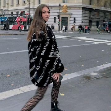 Manteau balenciaga sur le compte Instagram de @iam_evaqueen