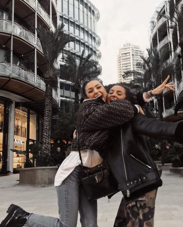 Manteau fendi sur le compte Instagram de @iam_evaqueen