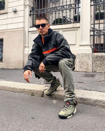 Nike travis scott J6 on the account Instagram of @sante