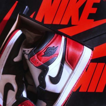 Jordan 1 high black satin toe women on the account Instagram of @yokickz